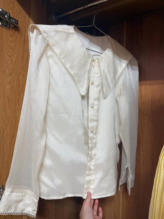 Tops - Cream Collar Blouse